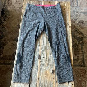Lululemon running crop, size 8, Dark grey & magenta